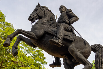 Fototapeta na wymiar statue of Simon Bolivar