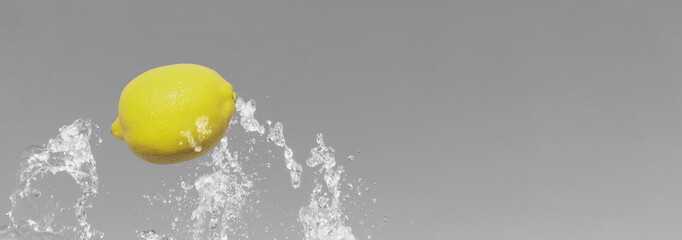 Splash. Lemon and Water.  スプラッシュ。レモンと水