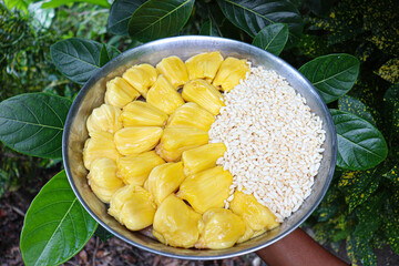 jackfruit cloves with puffed rice