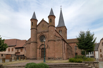 Fototapeta na wymiar Eglise Saint Adelphe à Neuwiller les Saverne en Alsace du Nord