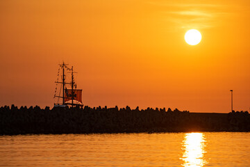 Obraz premium sunset over the sea