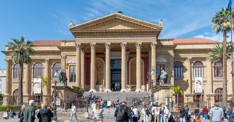 Naklejka premium Théâtre Massimo Vittorio Emanuele, opéra de Palerme, Sicile.