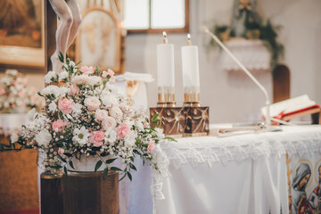 wedding table decoration at church