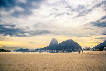 Amanecer en la playa Botafoto - Rio de Janeiro, Brasil
