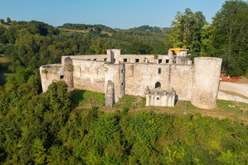 Fototapeta premium Aerial view of Novigrad na Dobri fort in Croatia