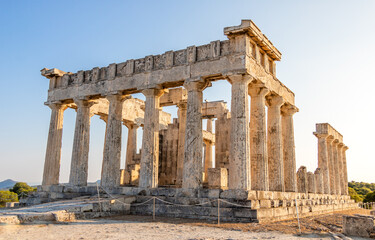 Obraz premium The Temple of Aphaia or Afea is located within a sanctuary complex dedicated to the goddess Aphaia on the Greek island of Aigina