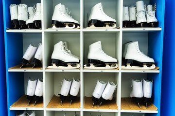 Lots of figure skates at the rental point. Use of sports equipment for training and mass skating.