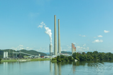 Fototapeta na wymiar Coal plant in Tennessee, United States 