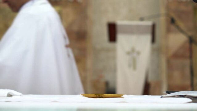Eucaristia misa toma de ostia padre - a7sii @4K 30p 59Mbps