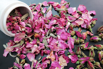 dried ose buds and petals for potpourris - getrocknete Rosenblüten und Knospen für Duftschalen