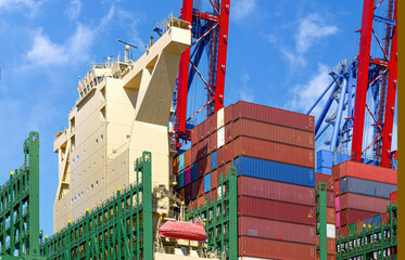 Containerschiff