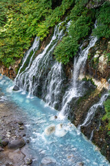 Naklejka premium 青い川と滝 美瑛町 