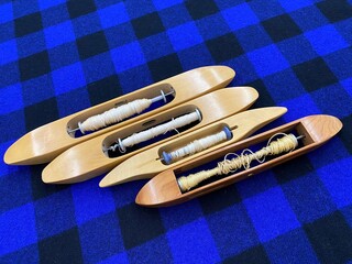 Vintage wooden boat shuttles for weaving. Wooden shuttles. Weaving equipment. Bobbin for yarn. Vintage reels for woolen mills. Bobbin for spindle bobbin machine.