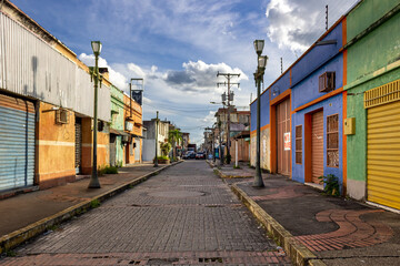 Fototapeta na wymiar narrow street Barinas Venezuela
