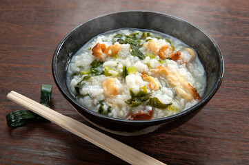 ホタテ貝紐と大根葉の粥