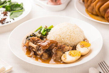 kaki egg stewed pork leg dish