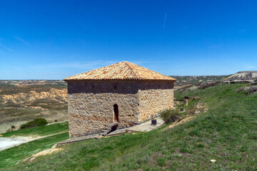 Ermita de San Baudelio de Berlanga (siglo XI). Posiblemente construida por artesanos mozárabes. Caltojar, Soria, España.