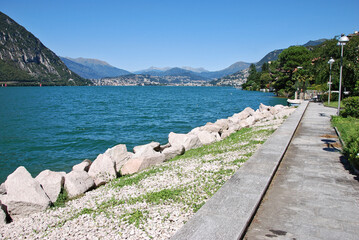 Il lago di Lugano da Campione d'Italia in provincia di Como, Lombardia, Italia.