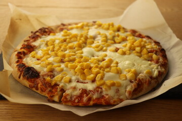 コーンがたくさん乗せられたマルガリータ