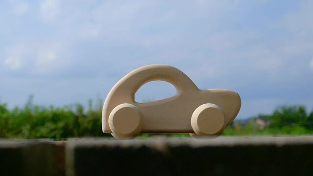 木製のミニカー