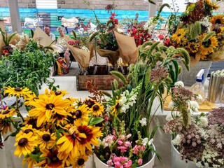 Fototapeta na wymiar Flowers at Farmers Market
