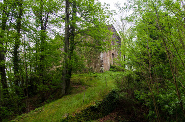 Un vecchio convento diroccato lungo la Via del Volto Santo, cammino che parte da Pontremoli e...