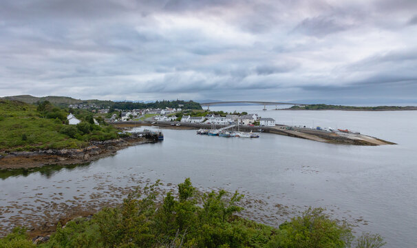 Ein Blick auf die Br&uuml;cke zur Isle of Skye