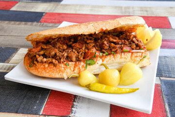 Delicious turkish kebab tantuni . Et, tavuk Mersin tantuni durum. Ekmek arasi tantuni.