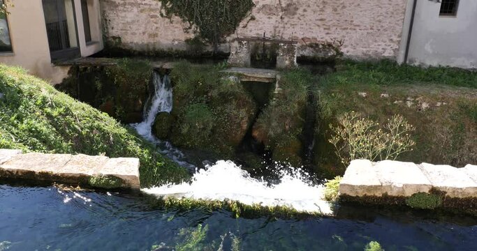 Cascatelle dei ruscelli a Rasiglia, Foligno, Perugia