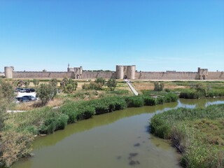 Vue a&eacute;rienne de la ville d'Aigues-Mortes dans le sud de la France