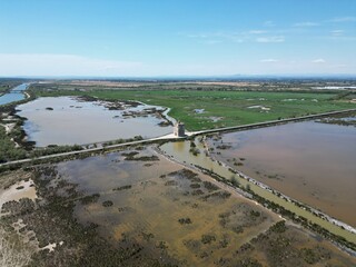 Vue aérienne de la Tour Carbonnière, ancienne porte d'entrée de la ville d'Aigues-Mortes dans le sud de France