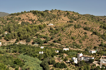 Fototapeta na wymiar paisaje de montaña en el sur de España en los pueblos de Andalucia
