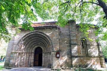 Iglesia románica de San Juan Bautista (siglo XII). Palencia, Castilla y León, España.