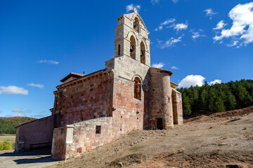 Fototapeta na wymiar Iglesia románica de San Juan Bautista (siglo XII). Nogales de Pisuerga, Palencia, España. 