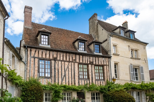 Senlis, medieval city in France, ancient house in the center

