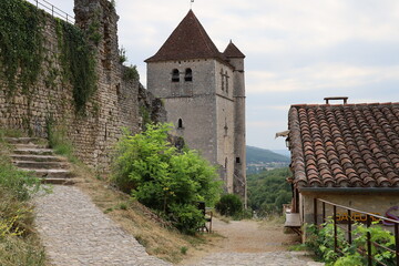 Maison typique, vue de l'extérieur, village de Saint Cirq Lapopie, département du Lot, France