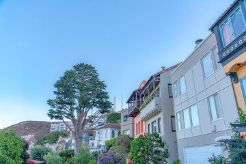 Fototapeta na wymiar MIidle class neighborhood near the mountain in San Francisco, California
