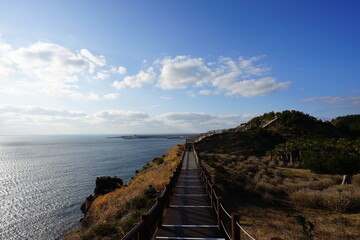 Fototapeta premium fine seaside walkway in autumn