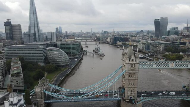 Flying around the London financial district and its iconic buildings