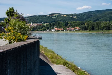 Foto op Plexiglas Donau (Danube) river in Austria near Melk and Ybbs © Radim Glajc
