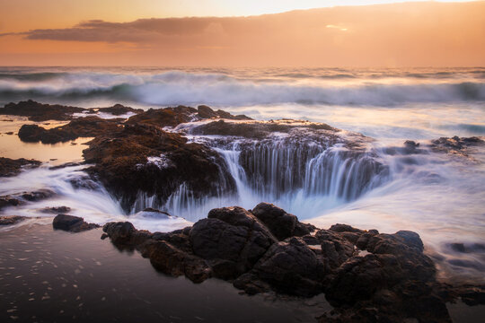 Thor's Well, Oregon