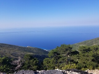 sea and mountains