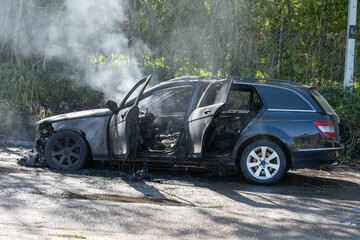 Obraz na płótnie Canvas spalone auto