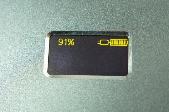 LCD display with ninety one percent battery level