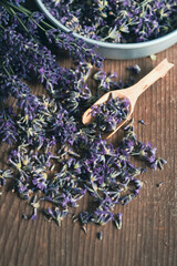 Obraz na płótnie Canvas Lavender flowers on vintage wooden background