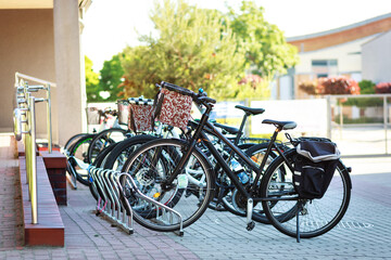 Fototapeta na wymiar Bicycle parking near the school.