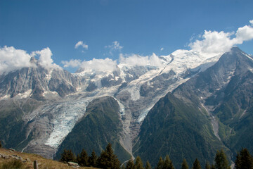 Glacier dans le massif du Mont Blanc