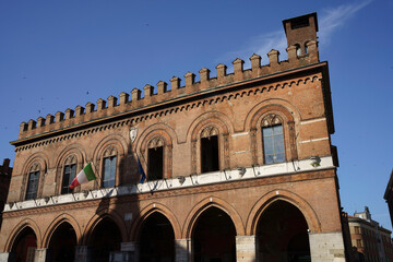 Fototapeta na wymiar Palazzo del Comune, medieval palace in Cremona, Italy