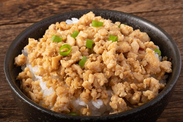 鶏そぼろ丼　そぼろご飯