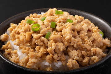 鶏そぼろ丼　そぼろご飯